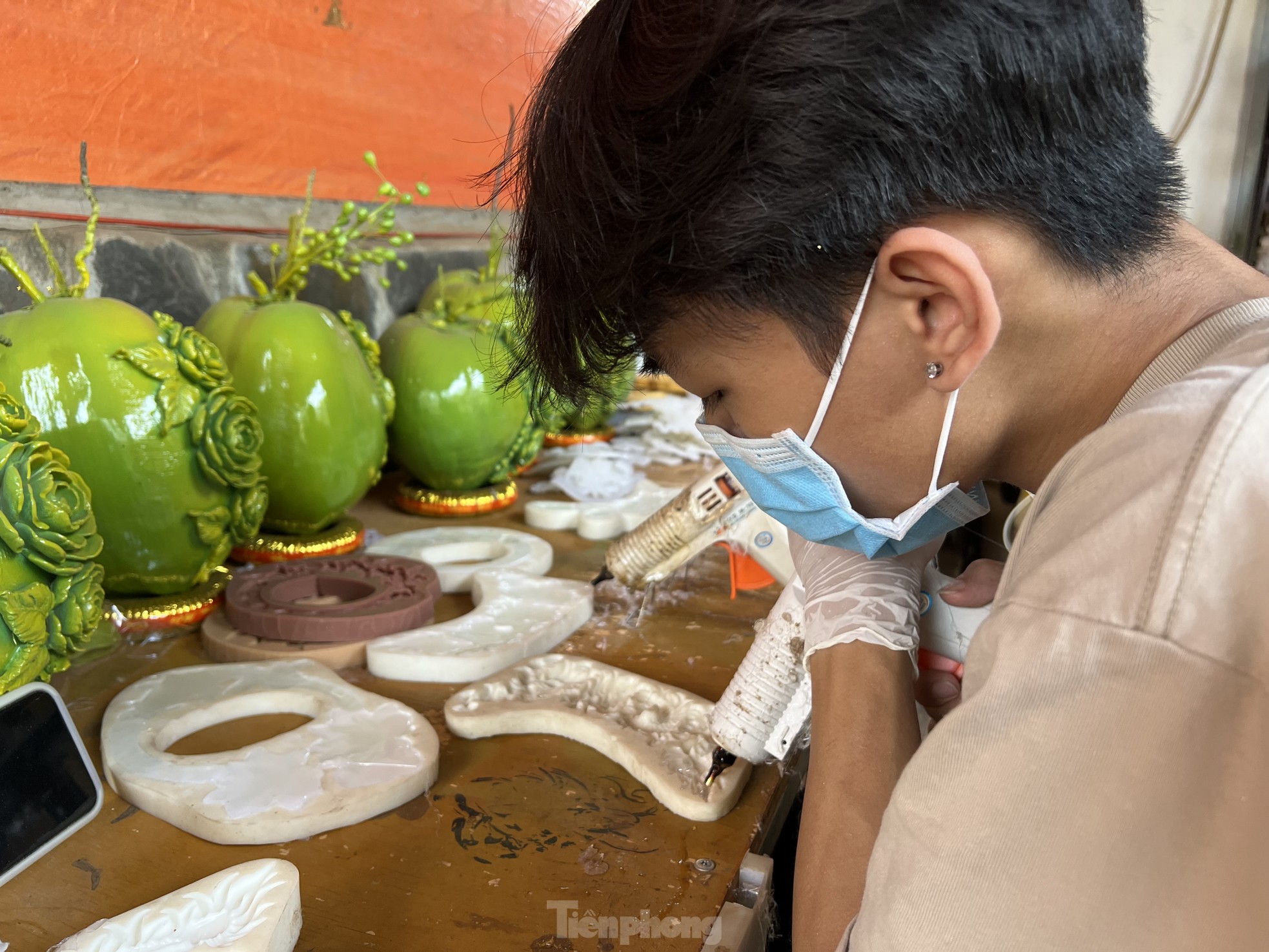 Mặt hàng Tết mà người sản xuất đã dừng nhận đơn hàng cả tháng vì… làm không xuể - Ảnh 6.