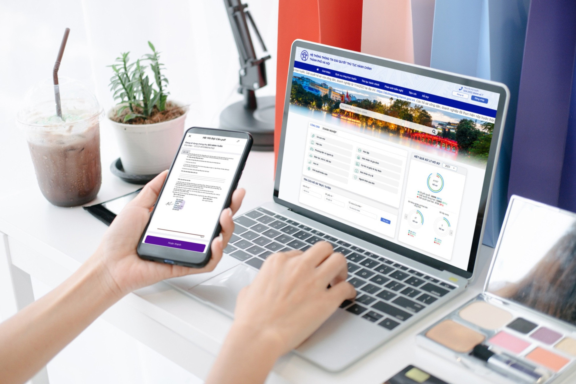 Gần Tết, vợ muốn bán hàng online, nam trưởng phòng phản đối vì sĩ diện - Ảnh 1. Gần Tết, vợ muốn bán hàng online, nam trưởng phòng phản đối vì sĩ diện - Ảnh 1.