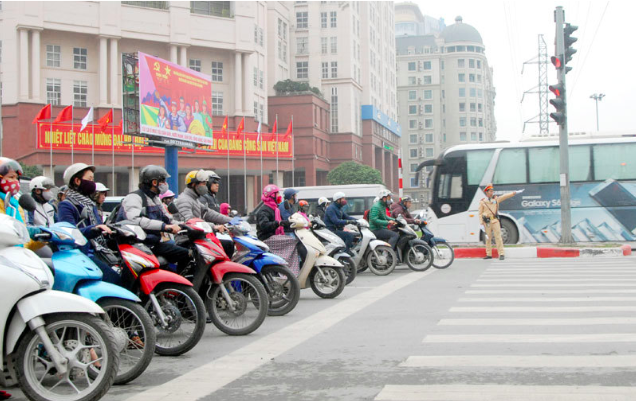 Cục CSGT nói gì về việc có thể bị phạt oan bởi đèn giao thông &quot;đang xanh bỗng dưng đỏ&quot;?- Ảnh 1.