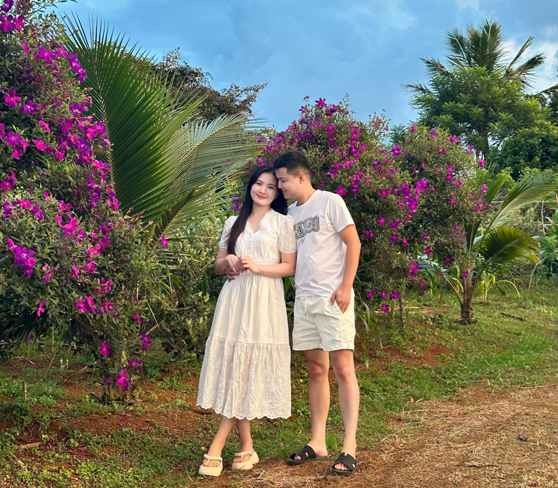 Cặp đôi ở Hà Nội trùng tên 'lạ', kể tình huống hài hước khi về chung nhà - Ảnh 1. Cặp đôi ở Hà Nội trùng tên 'lạ', kể tình huống hài hước khi về chung nhà - Ảnh 1.