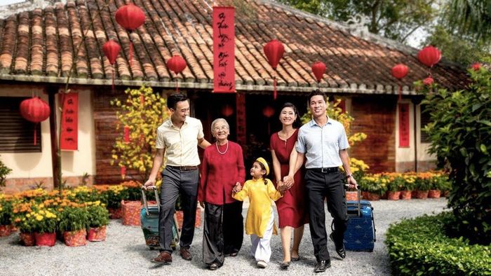 Khung giờ đẹp và hướng đẹp để xuất hành, đi làm ngày mai mùng 6 Tết - Ảnh 2.