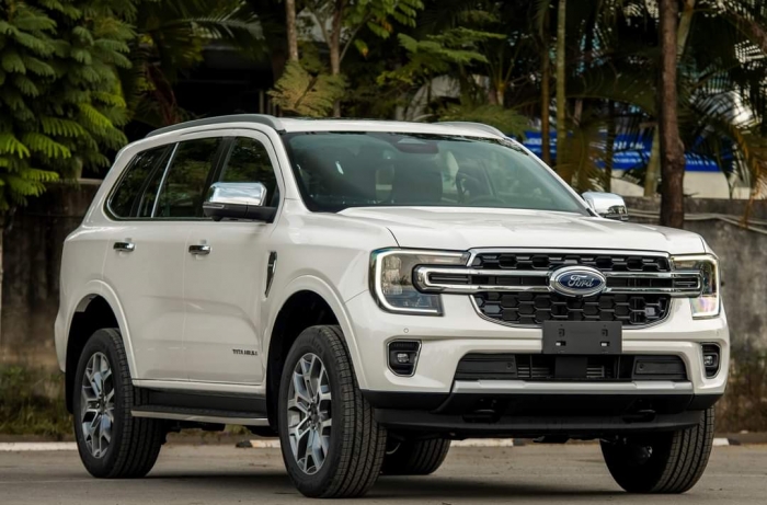 Giá lăn bánh Ford Everest mới nhất cực rẻ nhờ ưu đãi lớn, Toyota Fortuner, Hyundai Santa Fe lo sợ mất ngôi doanh số - Ảnh 4.