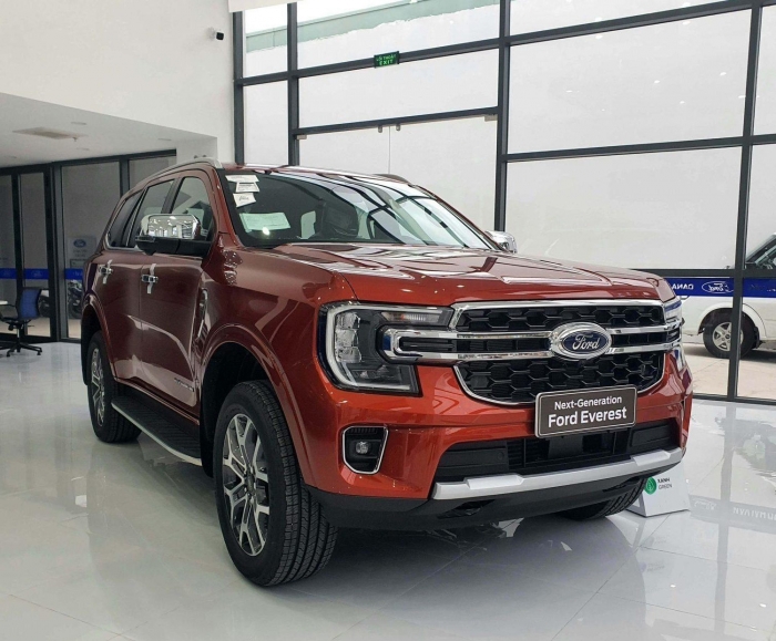 Giá lăn bánh Ford Everest mới nhất cực rẻ nhờ ưu đãi lớn, Toyota Fortuner, Hyundai Santa Fe lo sợ mất ngôi doanh số - Ảnh 5.