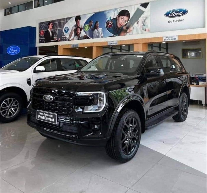 Giá lăn bánh Ford Everest mới nhất cực rẻ nhờ ưu đãi lớn, Toyota Fortuner, Hyundai Santa Fe lo sợ mất ngôi doanh số - Ảnh 6.