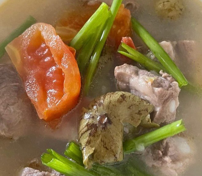 Hoa hậu Mai Phương Thúy gây ấn tượng với mâm cỗ cúng ông Công ông Táo- Ảnh 2.