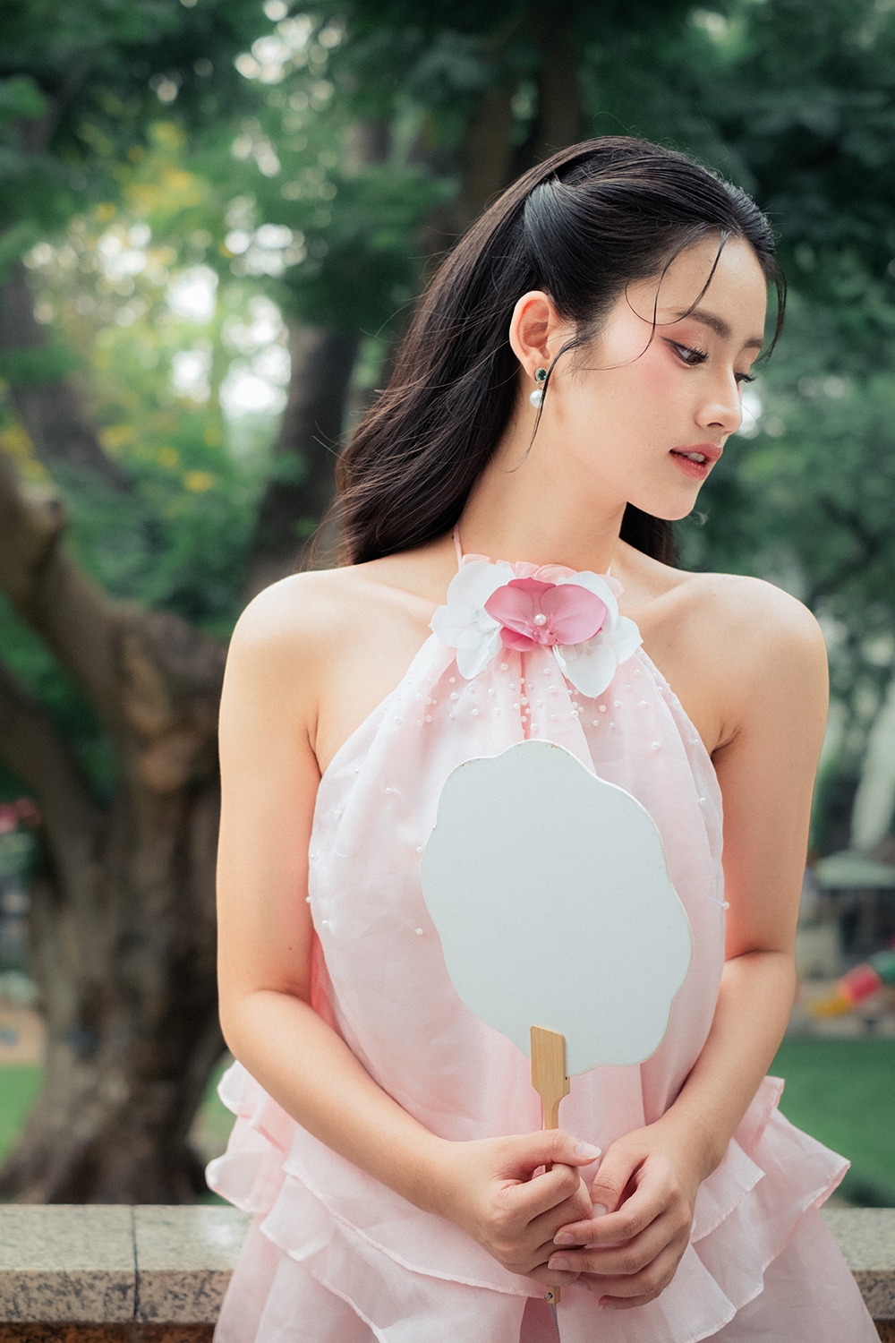 Hoa hậu Ý Nhi thăng hạng nhan sắc trước thềm dự thi Miss World - Ảnh 9.