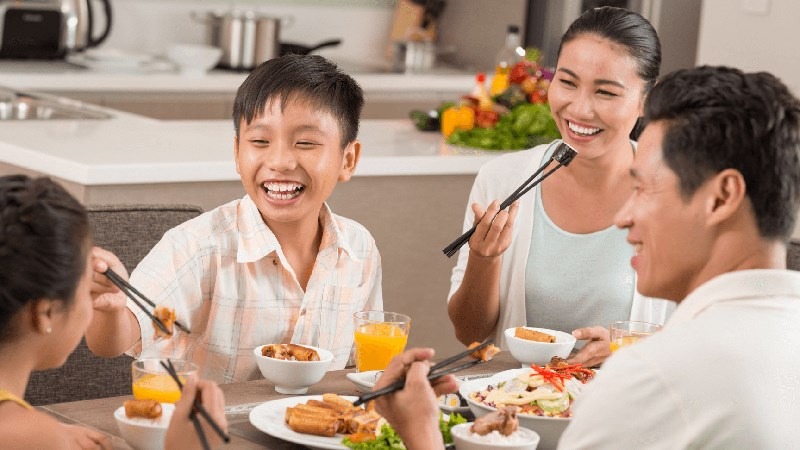 3 đối tượng cần 'kiềm chế' khi ăn uống ngày Tết- Ảnh 1. 3 đối tượng cần 'kiềm chế' khi ăn uống ngày Tết- Ảnh 1.
