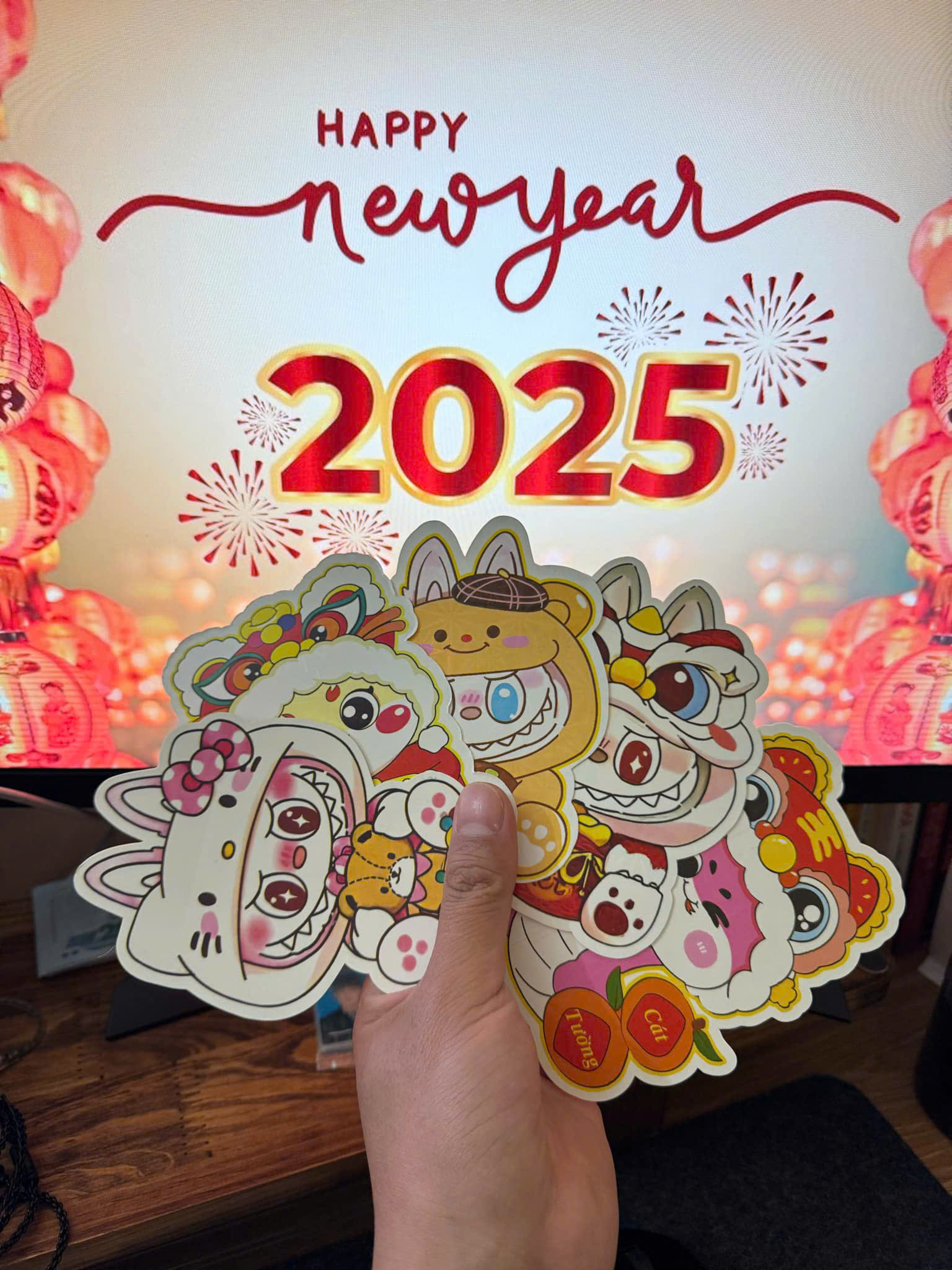Lì xì túi mù ‘hot trend’ dịp tết Nguyên đán Giáp Tỵ 2025- Ảnh 2.