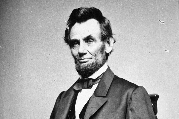 lincoln-01-22574768-1738138388362-173813838859665572787.jpg