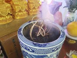 Bát hương cháy âm, cháy dương theo tâm linh là phúc hay họa- Ảnh 3.