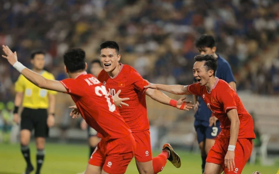 viet-nam-vo-dich-aff-cup-2024a-17360910503121688293164-0-36-575-956-crop-1736091074841379928085.png