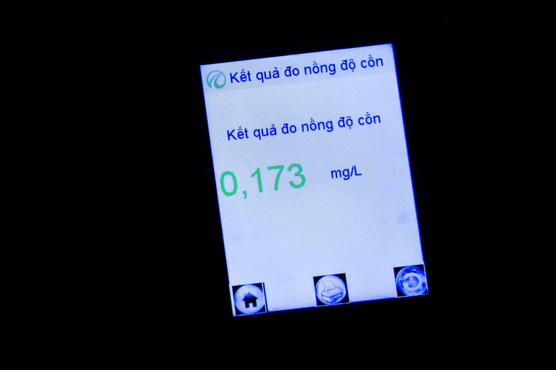 Nhiều người vẫn vi phạm nồng độ cồn, có trường hợp khoác ba lô 'bỏ về'- Ảnh 11.