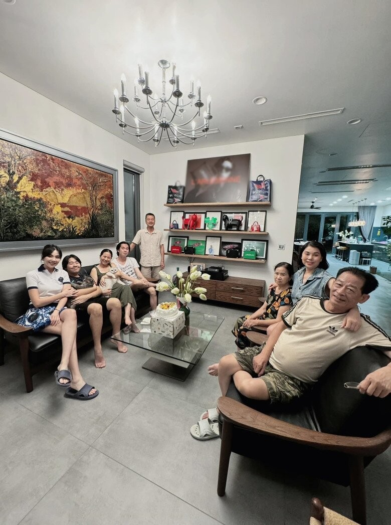 Mai Ngọc về thăm mẹ đẻ sau đám cưới hào môn, hé lộ căn nhà sang trọng, tinh tế- Ảnh 10.