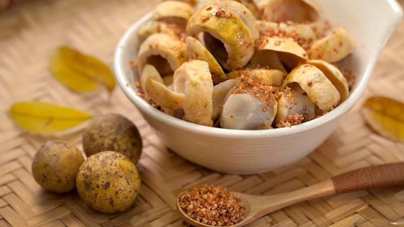 មុខម្ហូបឆ្ងាញ់ៗ និងអាហារសម្រន់រដូវស្លឹកឈើជ្រុះនៅហាណូយដែលអ្នកត្រូវតែសាកម្តង - រូបថត ២. Top món ngon, ăn vặt mùa thu Hà Nội bạn nhất định phải thử 1 lần - Ảnh 2.