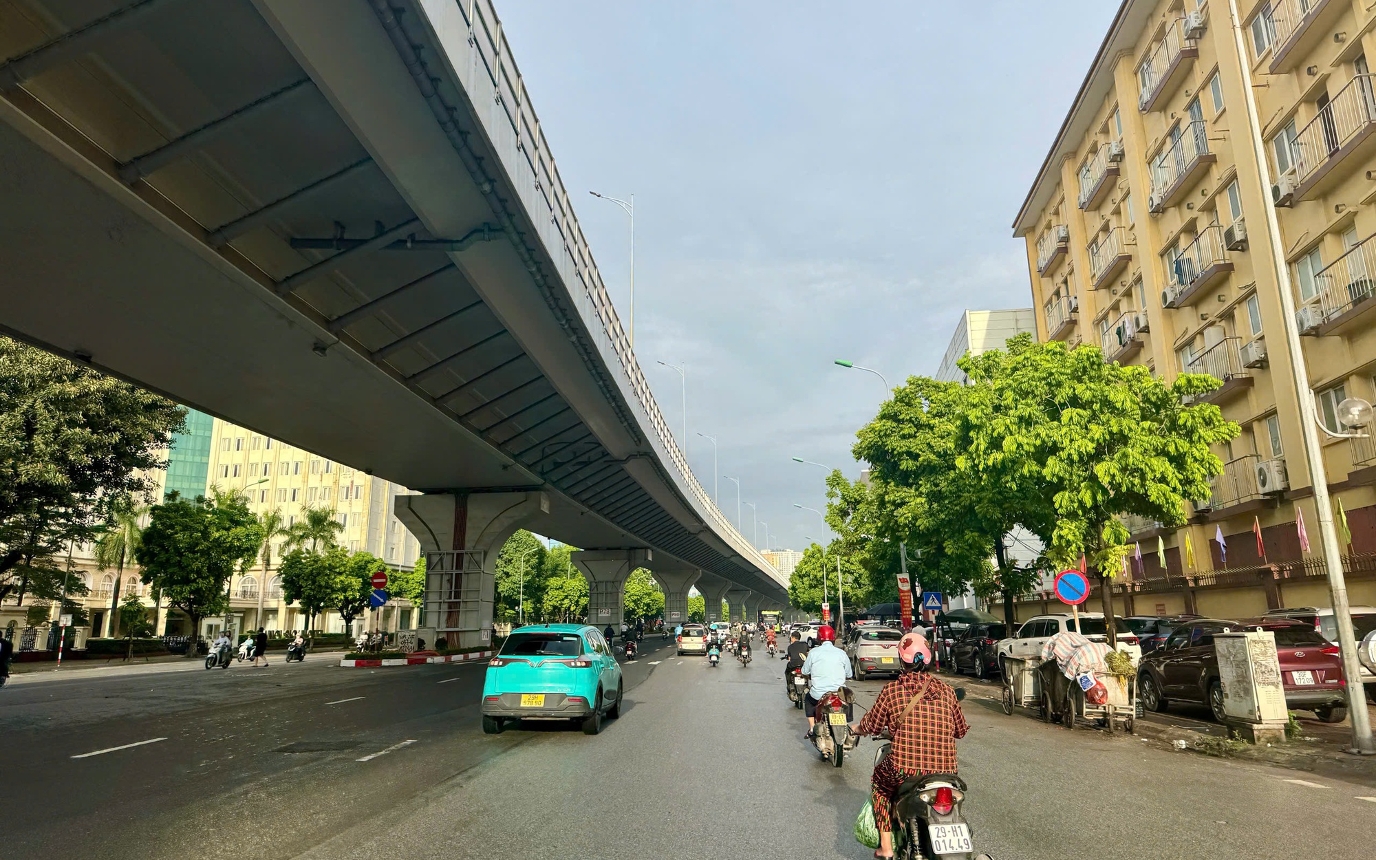 Hà Nội ngập nặng Do nước sông Nhuệ dâng cao , giao thông tê liệt - Ảnh 13.