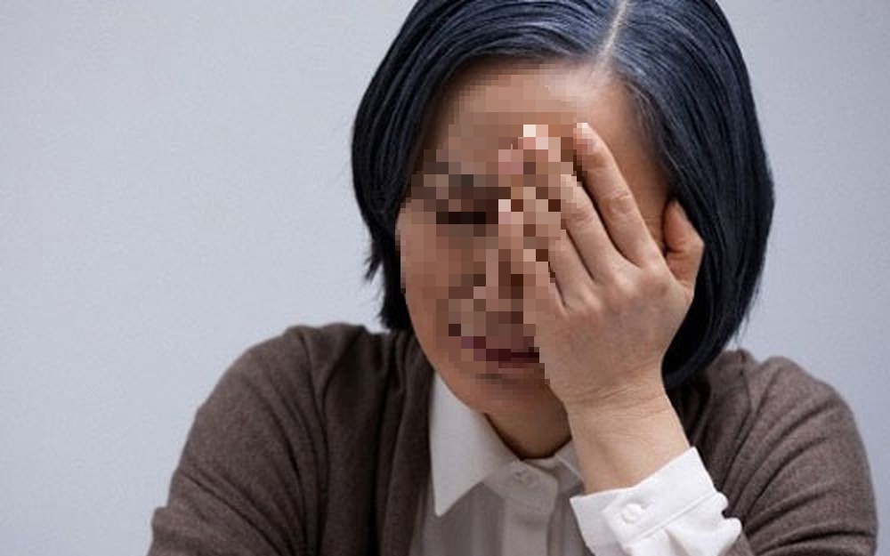 Giọt nước mắt hối hận cuối đời của người mẹ thiên vị