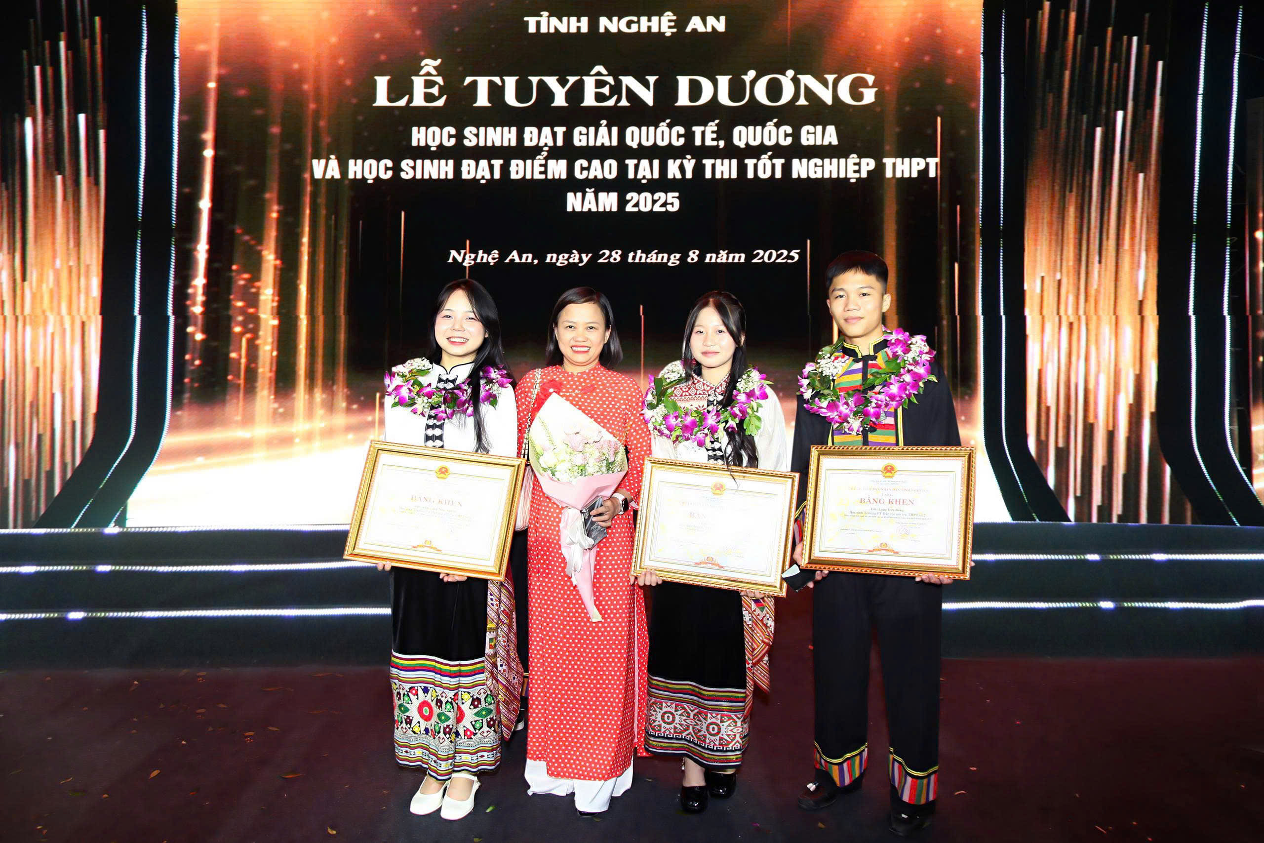 nam-sinh-nguoi-thai-duoc-dai-hoc-vinh-dac-cach-trung-tuyen-sau-khi-viet-tam-thu-gui-bo-truong-bo-gddt-17600921332331867999044.jpg
