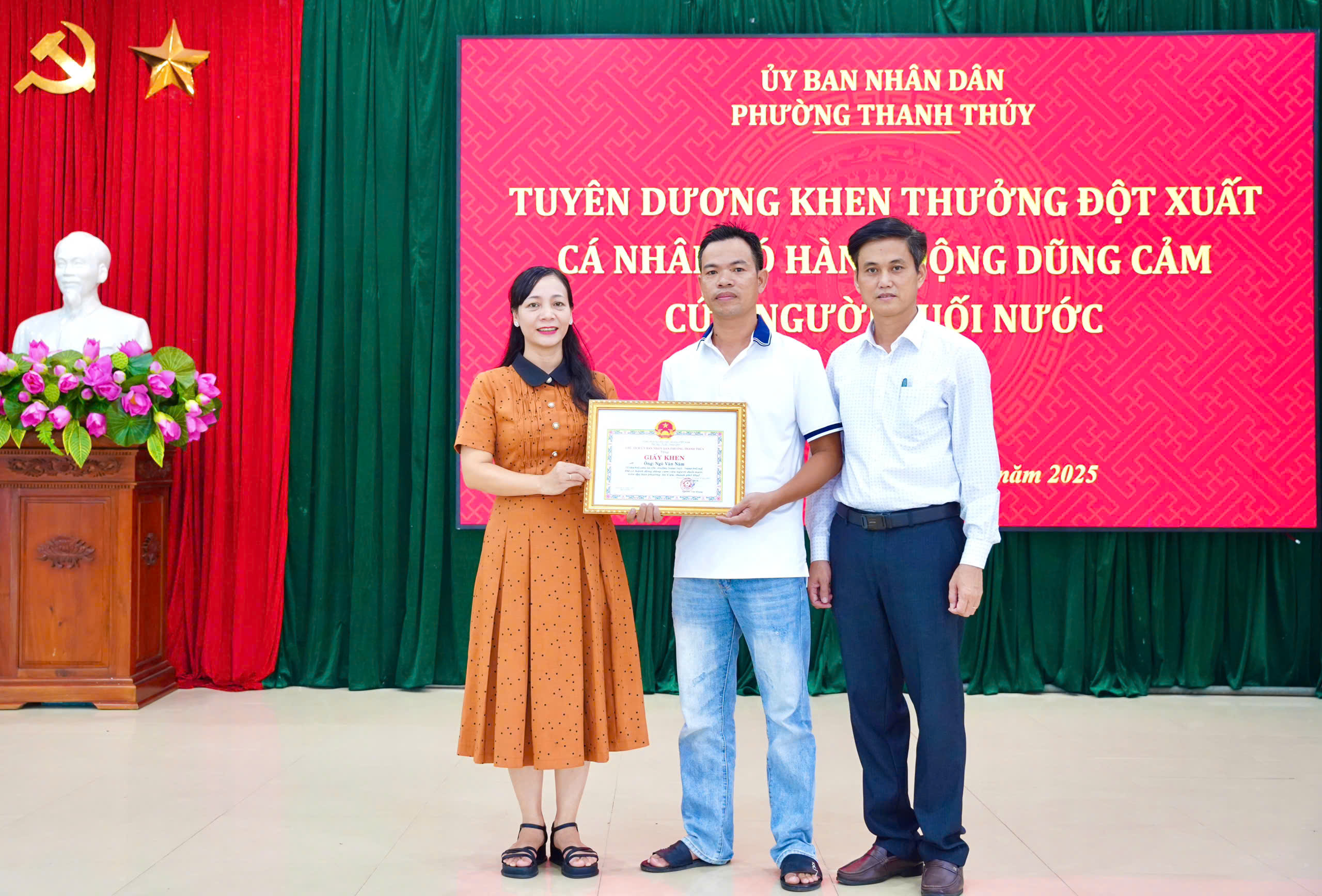 Dũng cảm lao xuống sông cứu người đàn ông đuối nước  - Ảnh 1.