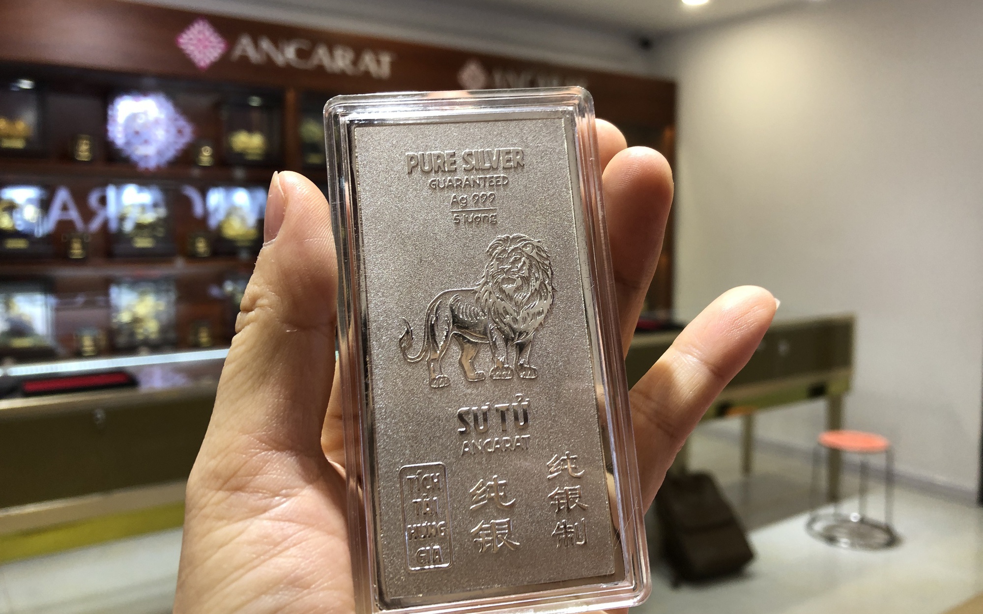 Giá cả mỹ phẩm giảm sâu Trước ngày phụ nữ Việt Nam 20 / 10 - Ảnh 6.