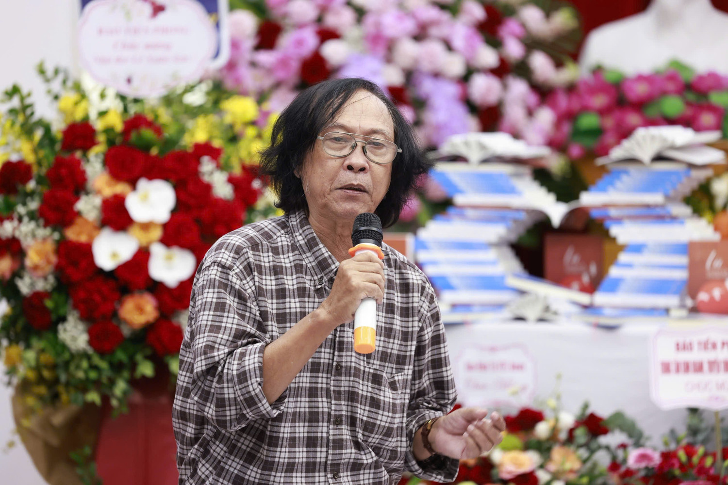 nha-tho-pham-viet-chien-17601444882661041993778.jpg