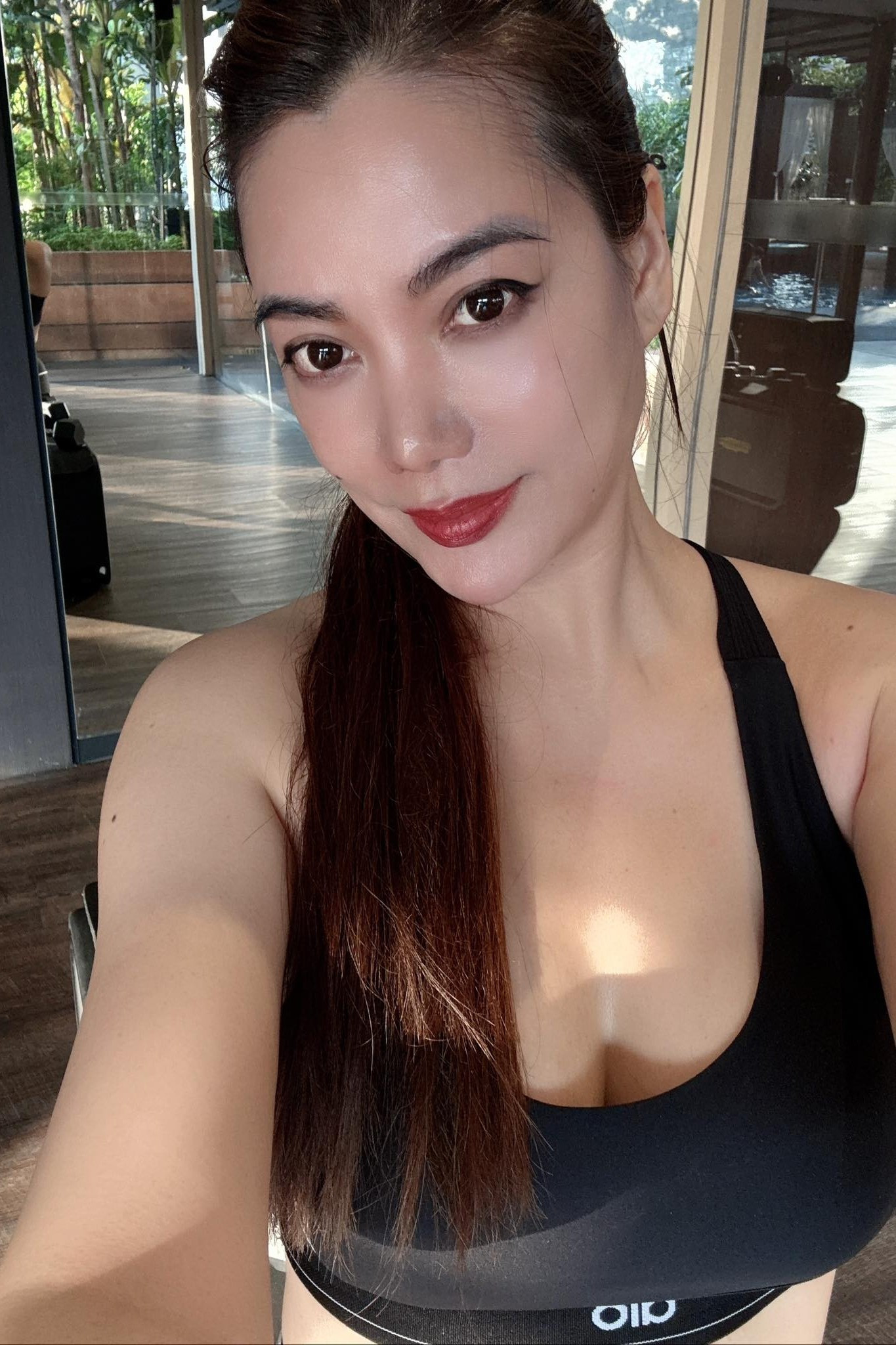 Tuổi U50, Trương Ngọc Ánh ngày càng thon gọn và sexy sau tuyên bố độc thân - Ảnh 4. Tuổi U50, Trương Ngọc Ánh ngày càng thon gọn và sexy sau tuyên bố độc thân - Ảnh 4.
