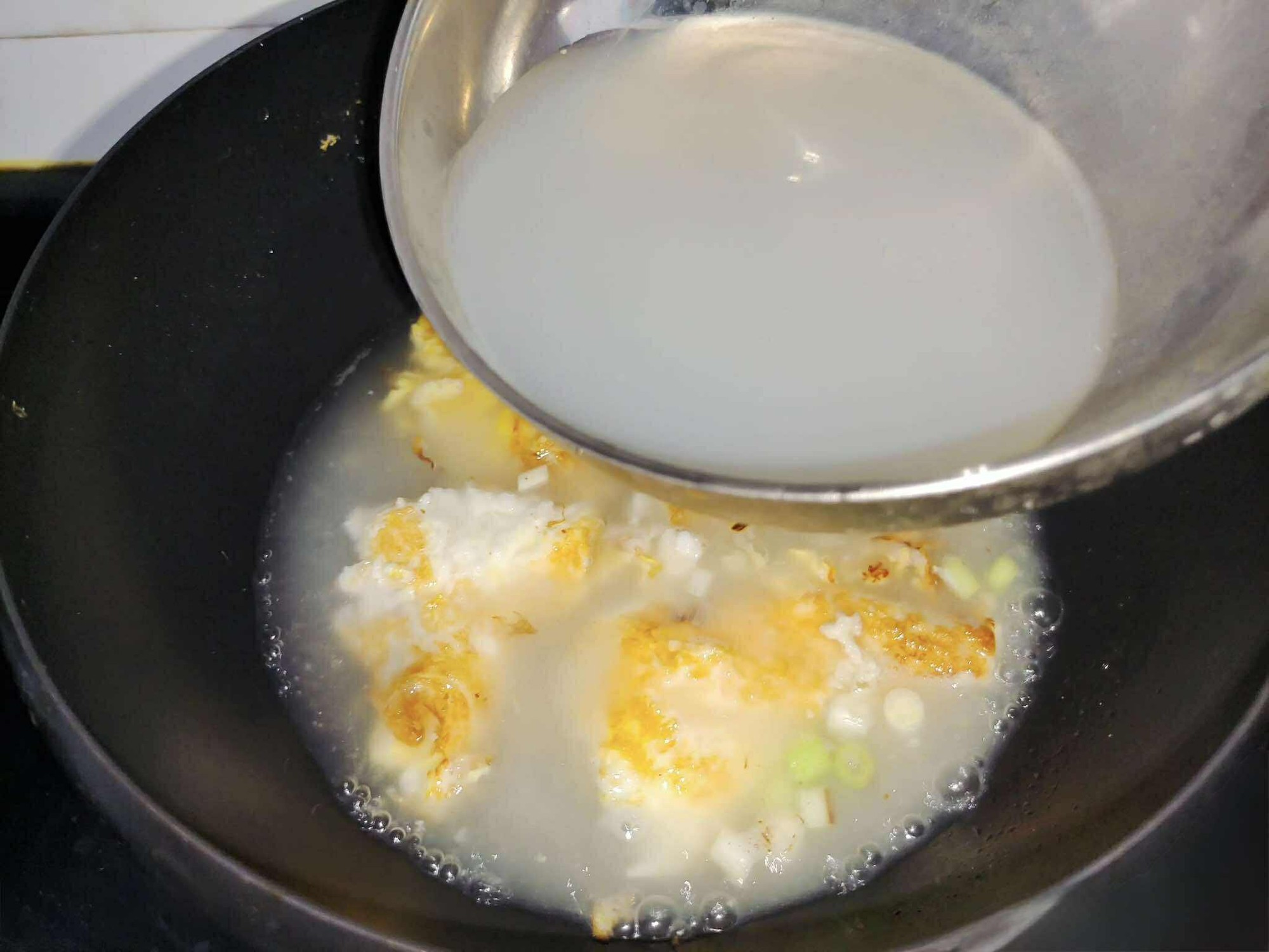Bữa tối mùa thu cứ nấu món canh này là cả nhà xì xụp húp không ngừng, bao nhiêu cơm cũng hết- Ảnh 4.