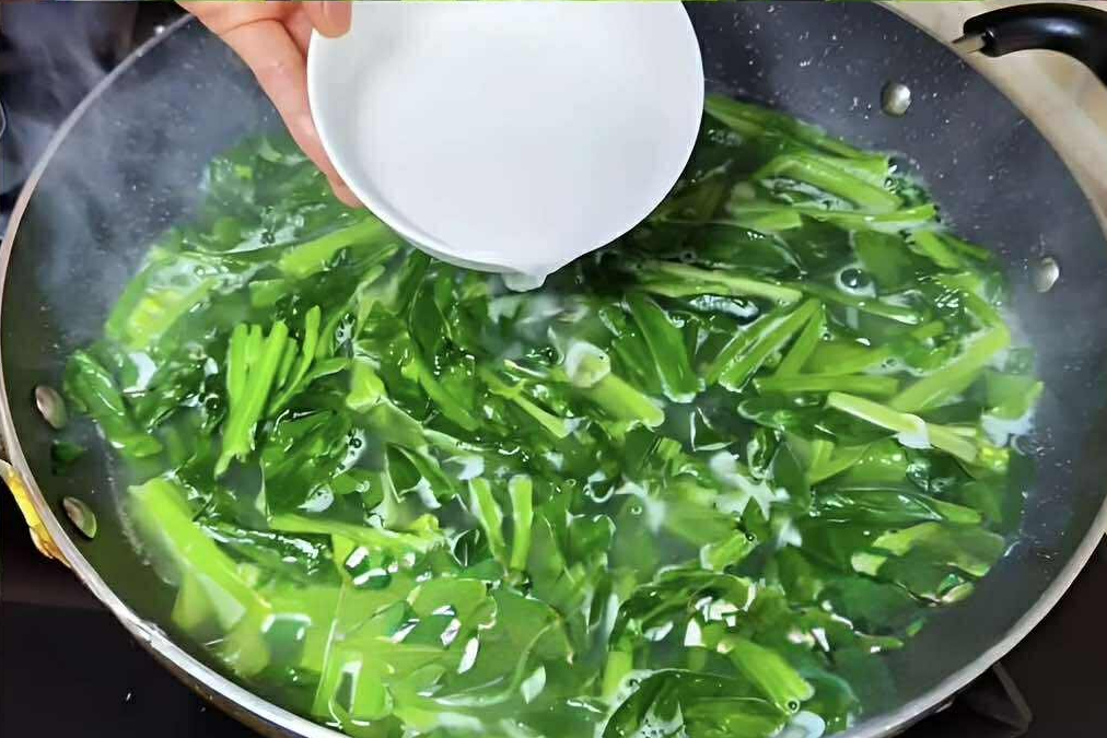 Hãy dùng 5 loại “rau an toàn”, không chứa thuốc trừ sâu để nấu 5 món ngon tốt cho sức khỏe trong mùa thu- Ảnh 5. Hãy dùng 5 loại “rau an toàn”, không chứa thuốc trừ sâu để nấu 5 món ngon tốt cho sức khỏe trong mùa thu- Ảnh 5.
