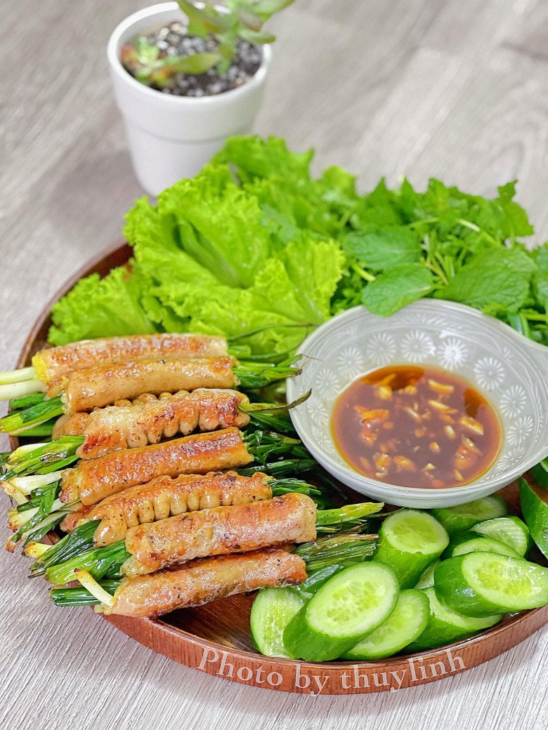 Cách làm khấu đuôi nhồi hành lá nướng thơm lừng, béo ngậy cho ông xã lai rai ngon đã miệng - Ảnh 10. Cách làm khấu đuôi nhồi hành lá nướng thơm lừng, béo ngậy cho ông xã lai rai ngon đã miệng - Ảnh 10.