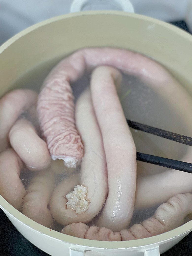 Cách làm khấu đuôi nhồi hành lá nướng thơm lừng, béo ngậy cho ông xã lai rai ngon đã miệng - Ảnh 3. Cách làm khấu đuôi nhồi hành lá nướng thơm lừng, béo ngậy cho ông xã lai rai ngon đã miệng - Ảnh 3.