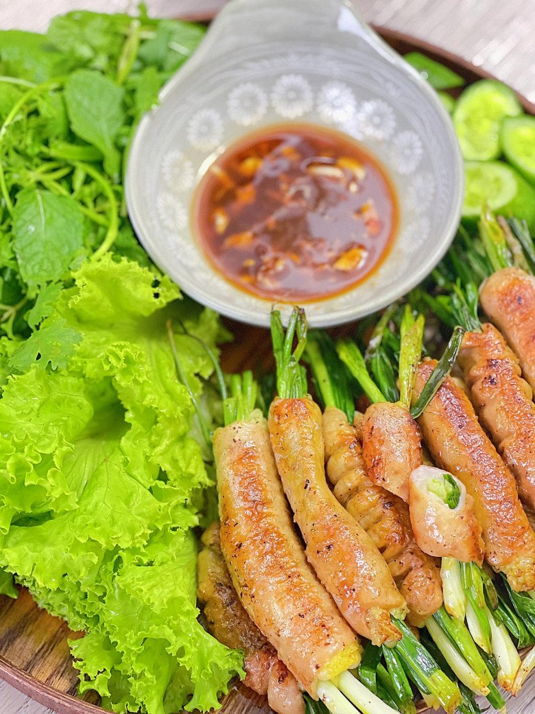 Cách làm khấu đuôi nhồi hành lá nướng thơm lừng, béo ngậy cho ông xã lai rai ngon đã miệng - Ảnh 9. Cách làm khấu đuôi nhồi hành lá nướng thơm lừng, béo ngậy cho ông xã lai rai ngon đã miệng - Ảnh 9.