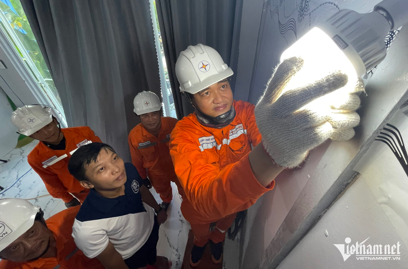 Thử nghiệm giá điện mới từ tháng 10, bất ngờ mức giá 843 đồng/số điện - Ảnh 1.