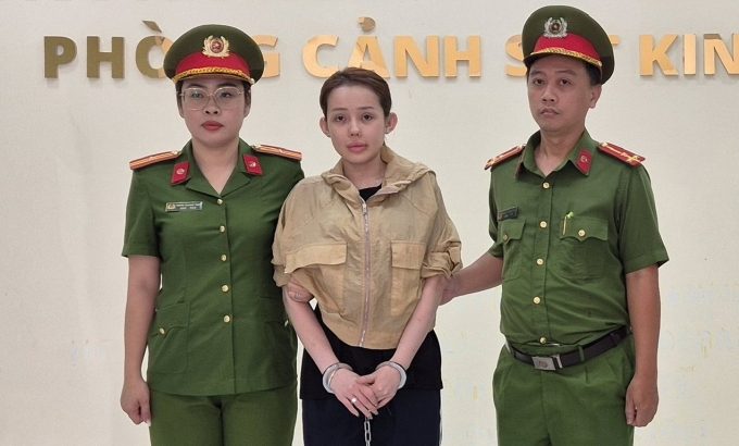 DJ Ngân 98 bị bắt và cuộc sống xa hoa của cô tại Thủ Đức - Ảnh 2. DJ Ngân 98 bị bắt và cuộc sống xa hoa của cô tại Thủ Đức - Ảnh 2.