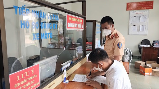 Đăng ký xe diễn ra nhanh gọn, tiết kiệm thời gian chỉ cần thực hiện theo trình tự, thủ tục này - Ảnh 2. Đăng ký xe diễn ra nhanh gọn, tiết kiệm thời gian chỉ cần thực hiện theo trình tự, thủ tục này - Ảnh 2.