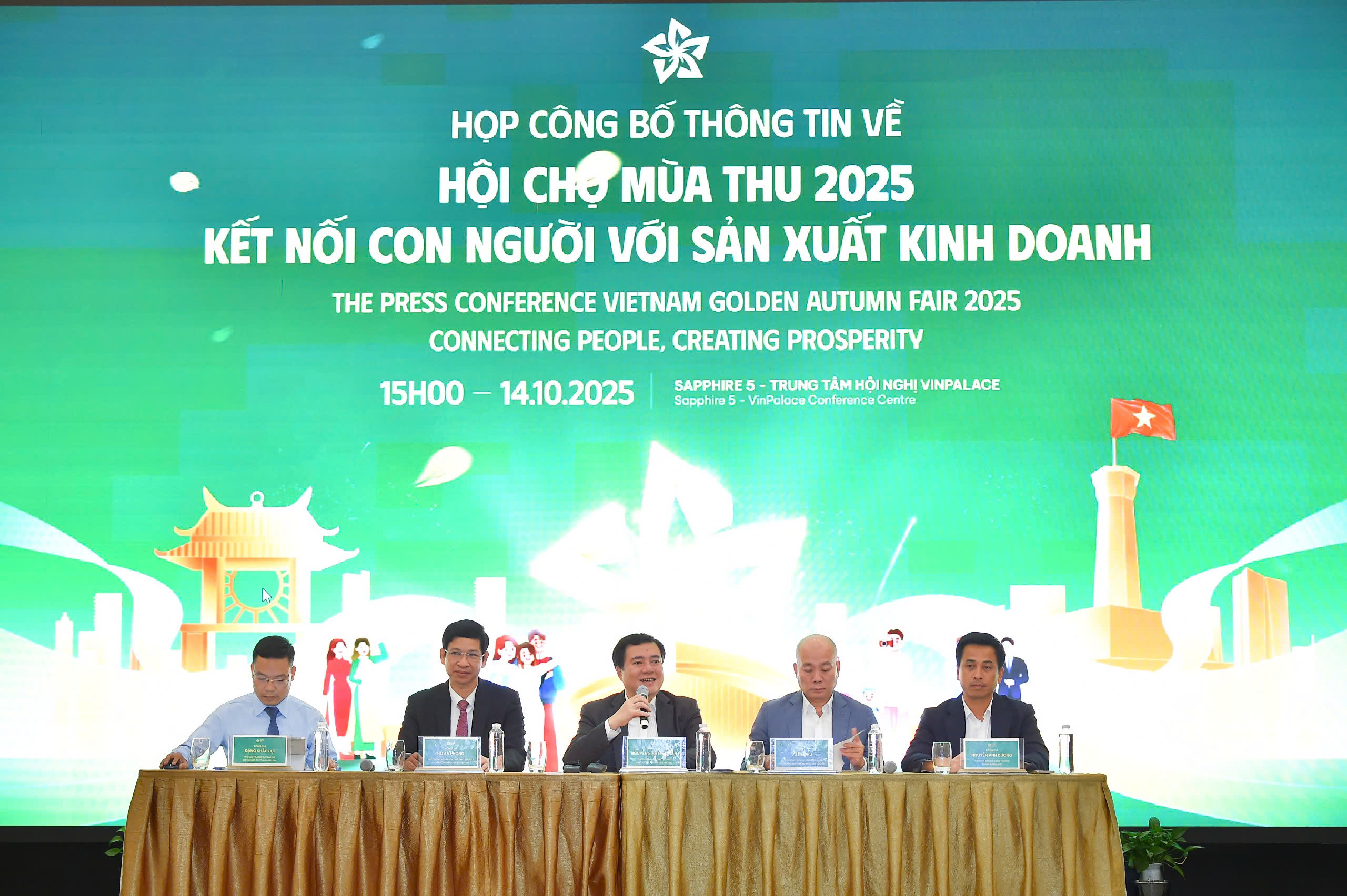 Bảo vệ người tiêu dùng tại Hội chợ Mùa Thu 2025 với ưu đãi không giới hạn - Ảnh 3. Bảo vệ người tiêu dùng tại Hội chợ Mùa Thu 2025 với ưu đãi không giới hạn - Ảnh 3.