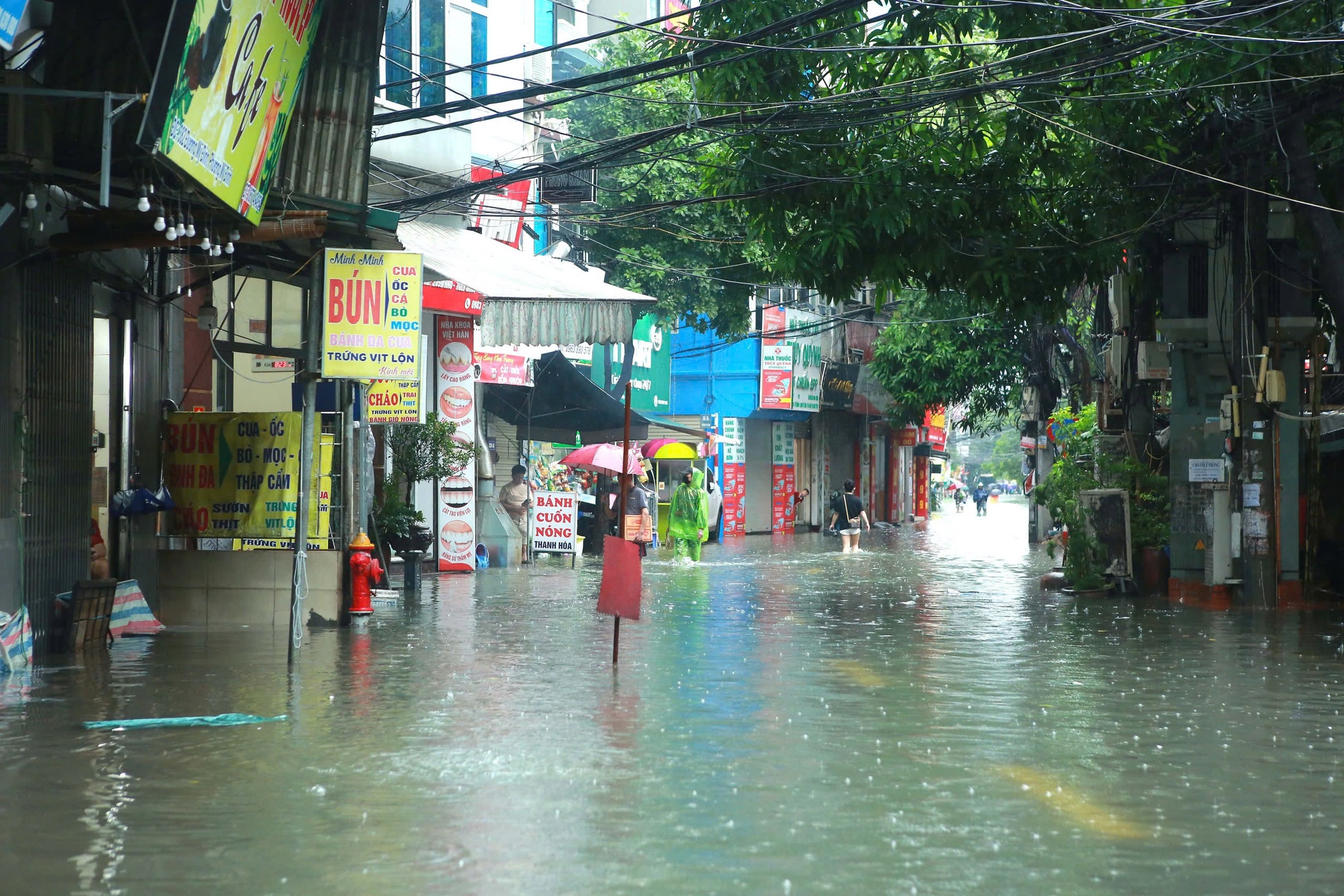 Công an Hà Nội tạm cấm nhiều tuyến đường trong 3 ngày , Shark Bình ly hôn tin đồn ra sao? - Ảnh 5. Công an Hà Nội tạm cấm nhiều tuyến đường trong 3 ngày , Shark Bình ly hôn tin đồn ra sao? - Ảnh 5.