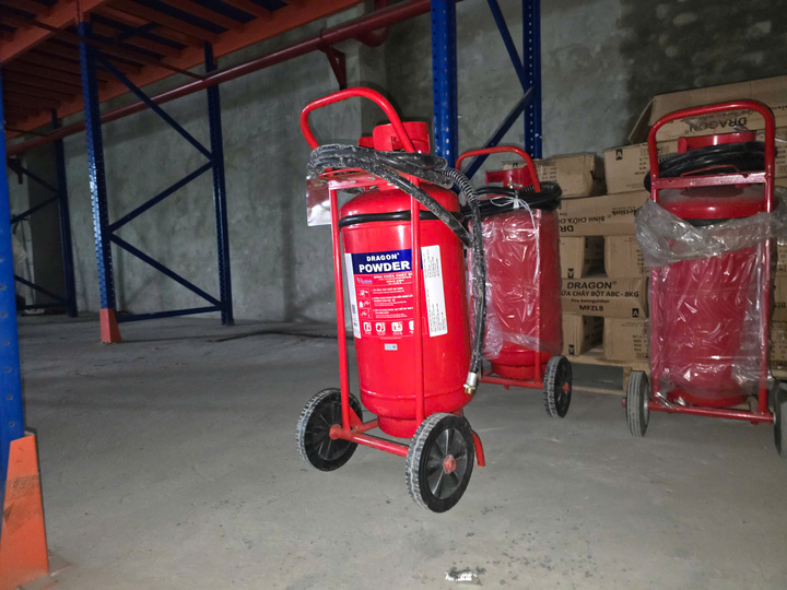 Bán 3 triệu bình chữa cháy giả, thu nghìn tỷ đồng - Ảnh 1. Bán 3 triệu bình chữa cháy giả, thu nghìn tỷ đồng - Ảnh 1.