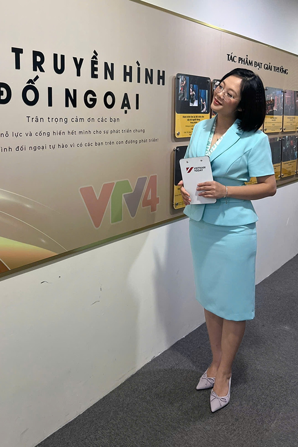 Nữ BTV nói tiếng Anh như gió được tuyển thẳng vào VTV là ai? - Ảnh 6. Nữ BTV nói tiếng Anh như gió được tuyển thẳng vào VTV là ai? - Ảnh 6.
