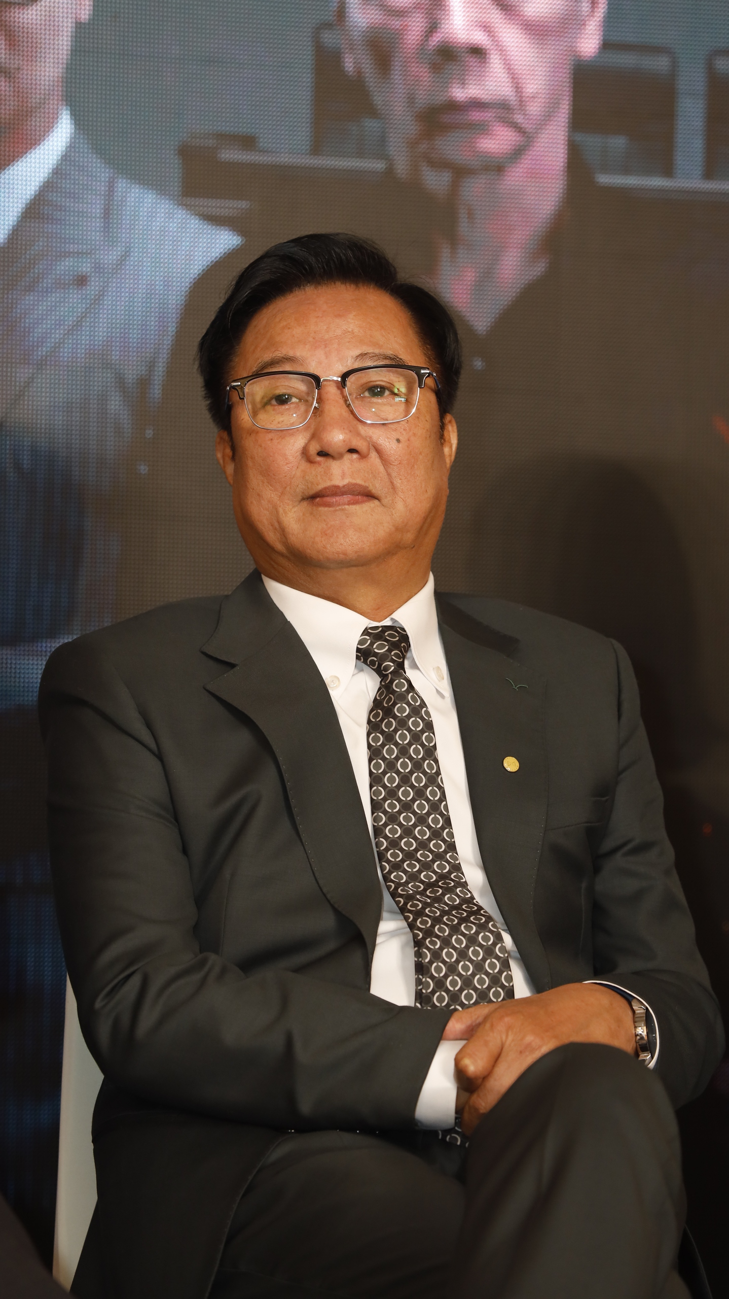 Dàn diễn viên từ chính đến phụ đều là 'nam thần', 'cực phẩm' của phim Lằn ranhtrong phim mới về sáp nhập, tinh gọn bộ máy - Ảnh 7. Dàn diễn viên từ chính đến phụ đều là 'nam thần', 'cực phẩm' của phim Lằn ranhtrong phim mới về sáp nhập, tinh gọn bộ máy - Ảnh 7.
