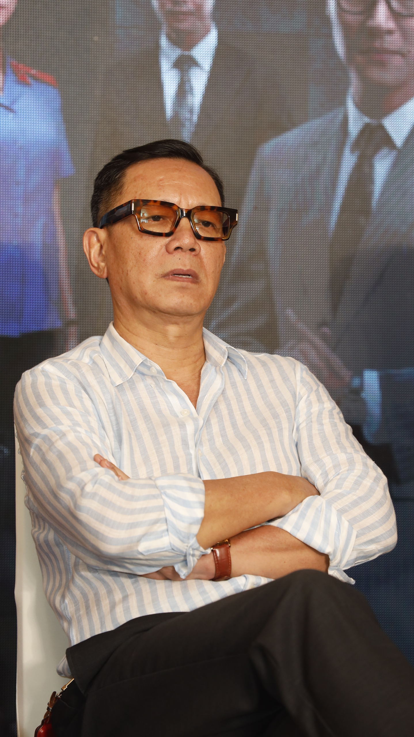 Dàn diễn viên từ chính đến phụ đều là 'nam thần', 'cực phẩm' của phim Lằn ranhtrong phim mới về sáp nhập, tinh gọn bộ máy - Ảnh 9. Dàn diễn viên từ chính đến phụ đều là 'nam thần', 'cực phẩm' của phim Lằn ranhtrong phim mới về sáp nhập, tinh gọn bộ máy - Ảnh 9.