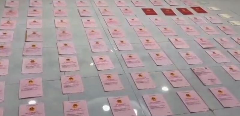 Tài sản bất ngờ trong chiếc két sắt ở căn hộ của “Ngân 98” - Ảnh 3. Tài sản bất ngờ trong chiếc két sắt ở căn hộ của “Ngân 98” - Ảnh 3.