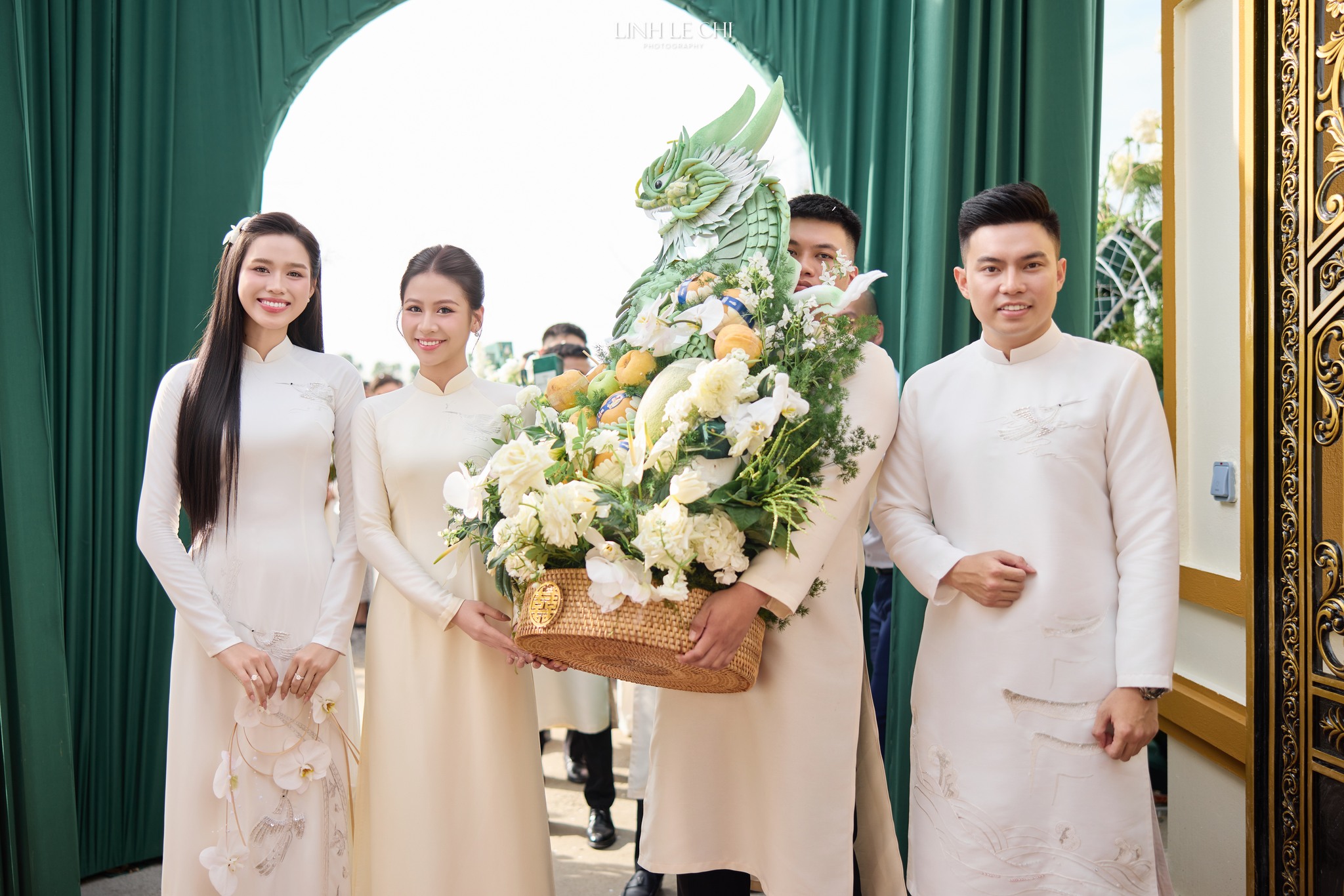Bố chồng Đỗ Thị Hà là ai - Ảnh 8. Bố chồng Đỗ Thị Hà là ai - Ảnh 8.