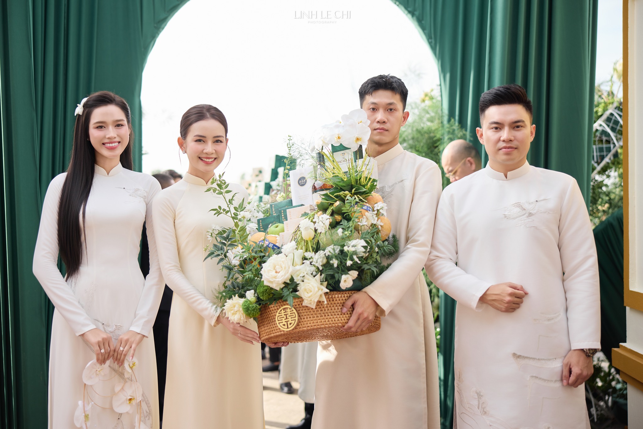 Bố chồng Đỗ Thị Hà là ai - Ảnh 10. Bố chồng Đỗ Thị Hà là ai - Ảnh 10.