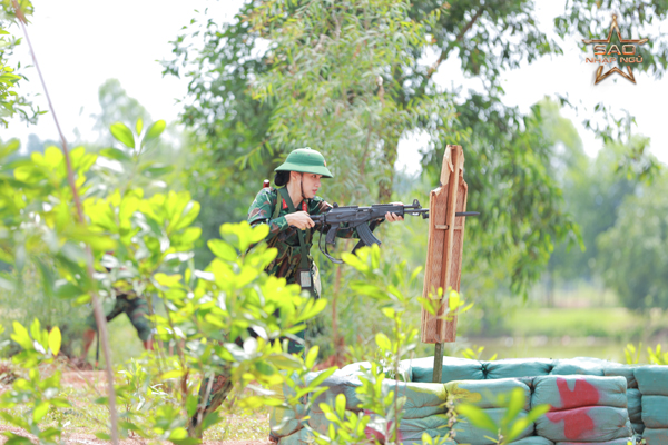 Hương Giang - Kỳ Duyên 'đối đầu' - Ảnh 2. Hương Giang - Kỳ Duyên 'đối đầu' - Ảnh 2.