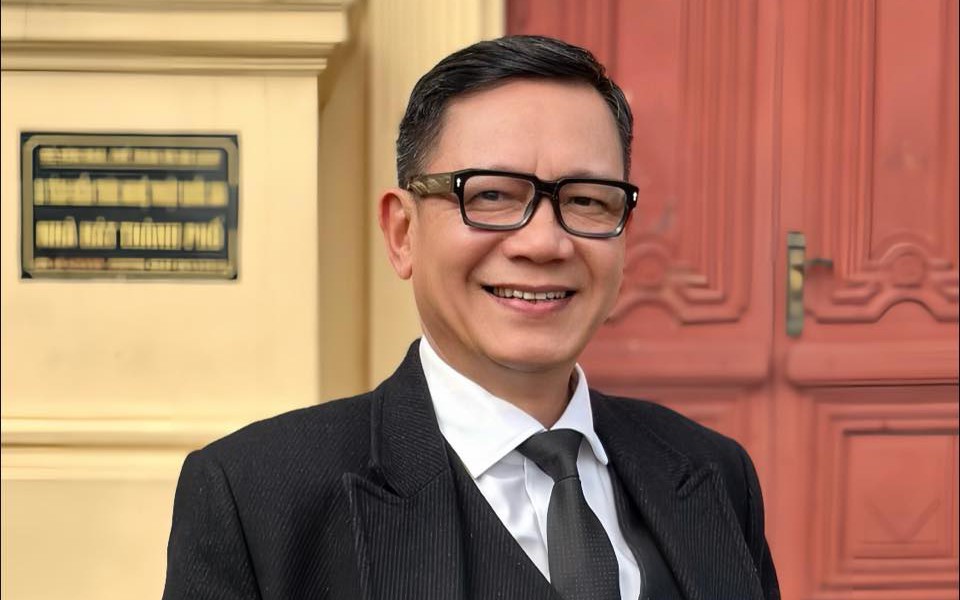 Nghệ sĩ là Đại tá quân đội vừa tái xuất lập tức gây sốt, khán giả quả quyết "từ bé chưa thấy ai đẹp trai như chú"