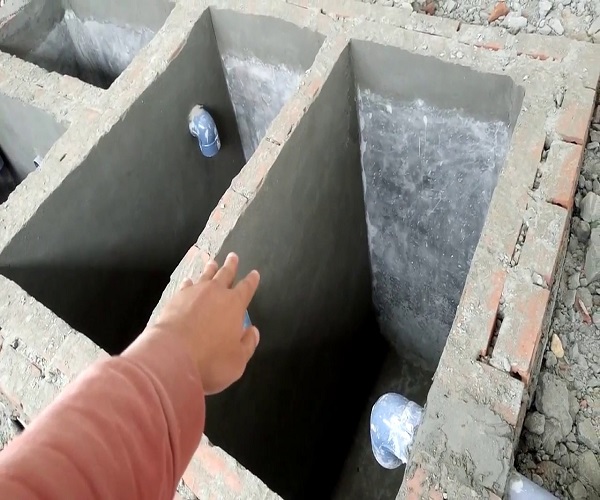 Những rủi ro khi đặt bể phốt dưới gầm cầu thang - Ảnh 3. Những rủi ro khi đặt bể phốt dưới gầm cầu thang - Ảnh 3.