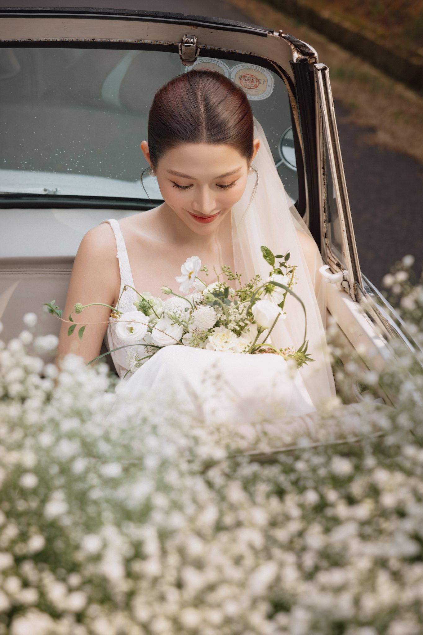 Đỗ Thị Hà và Chế Nguyễn Quỳnh Châu: Hai người đẹp theo chồng về dinh trong tháng 10 - Ảnh 9. Đỗ Thị Hà và Chế Nguyễn Quỳnh Châu: Hai người đẹp theo chồng về dinh trong tháng 10 - Ảnh 9.