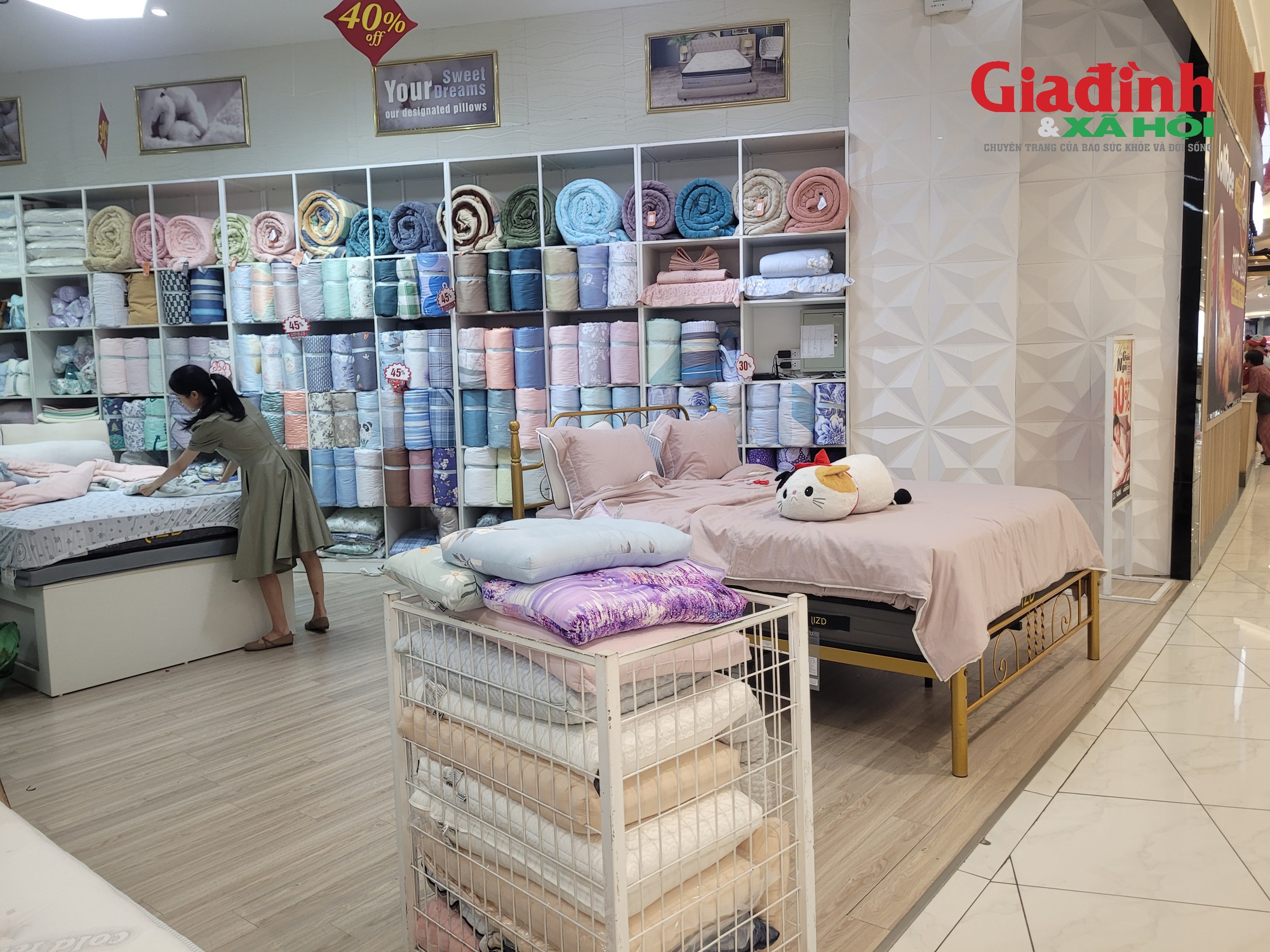 Bảo vệ người tiêu dùng: Thị trường quà tặng 20 / 10 sôi động với nhiều ưu đãi hấp dẫn - Ảnh 3. Bảo vệ người tiêu dùng: Thị trường quà tặng 20 / 10 sôi động với nhiều ưu đãi hấp dẫn - Ảnh 3.