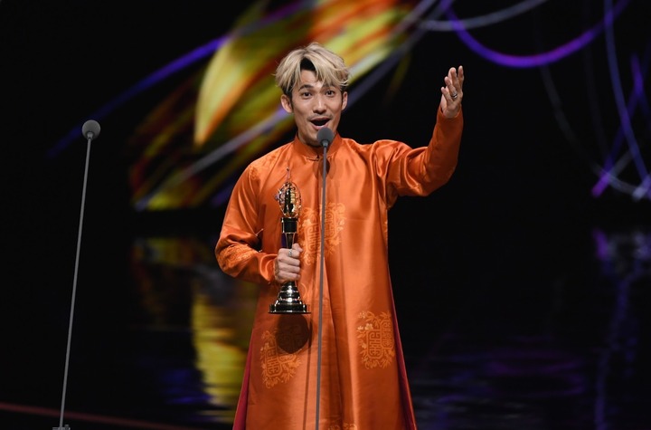 Báo Trung ca ngợi Liên Bỉnh Phát là 'Lương Triều Vỹ của Việt Nam' - Ảnh 1. Báo Trung ca ngợi Liên Bỉnh Phát là 'Lương Triều Vỹ của Việt Nam' - Ảnh 1.
