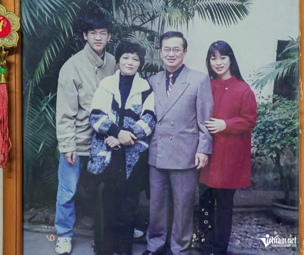 Tiết lộ cuộc sống tuổi 80 của 'giọng đọc huyền thoại VTV' - Ảnh 4.