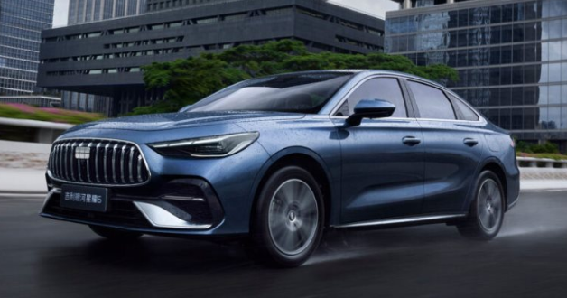 Xe sedan hạng C giá 300 triệu đồng , siêu tiết kiệm xăng và sang trọng như Mercedes - Ảnh 2.